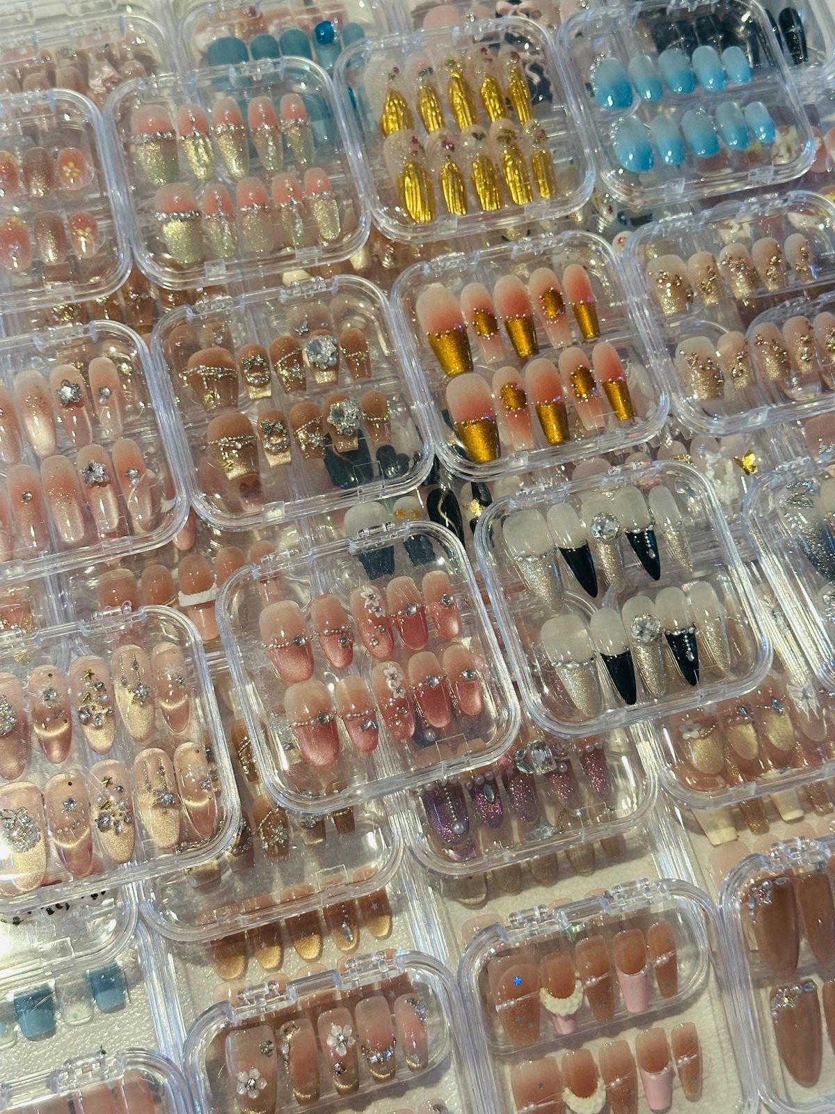 Deluxe NAILS
