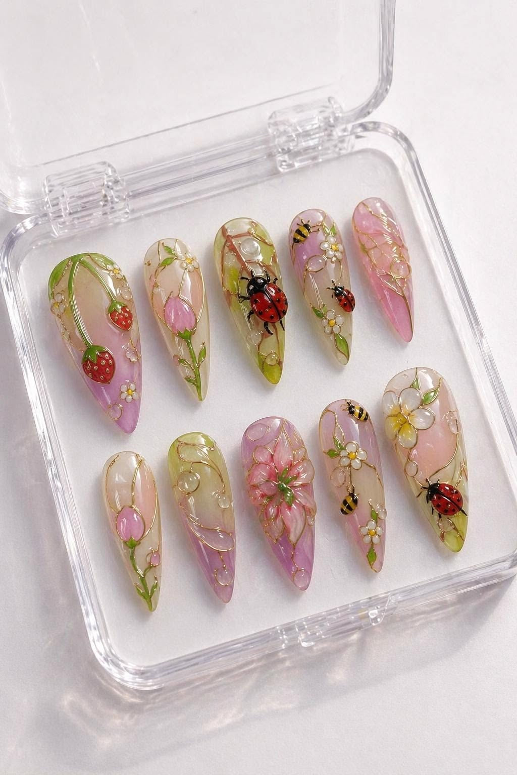 Deluxe NAILS
