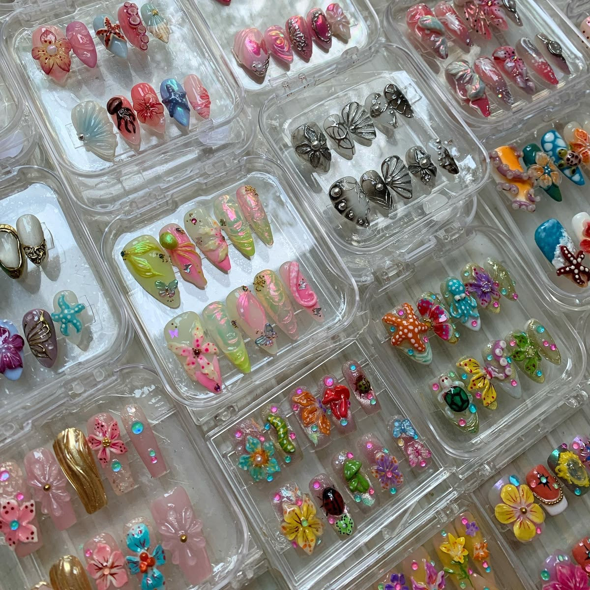 Deluxe NAILS