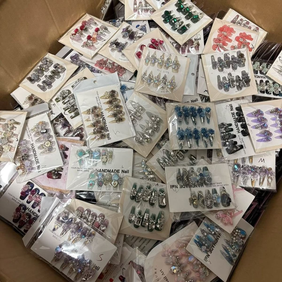Deluxe NAILS