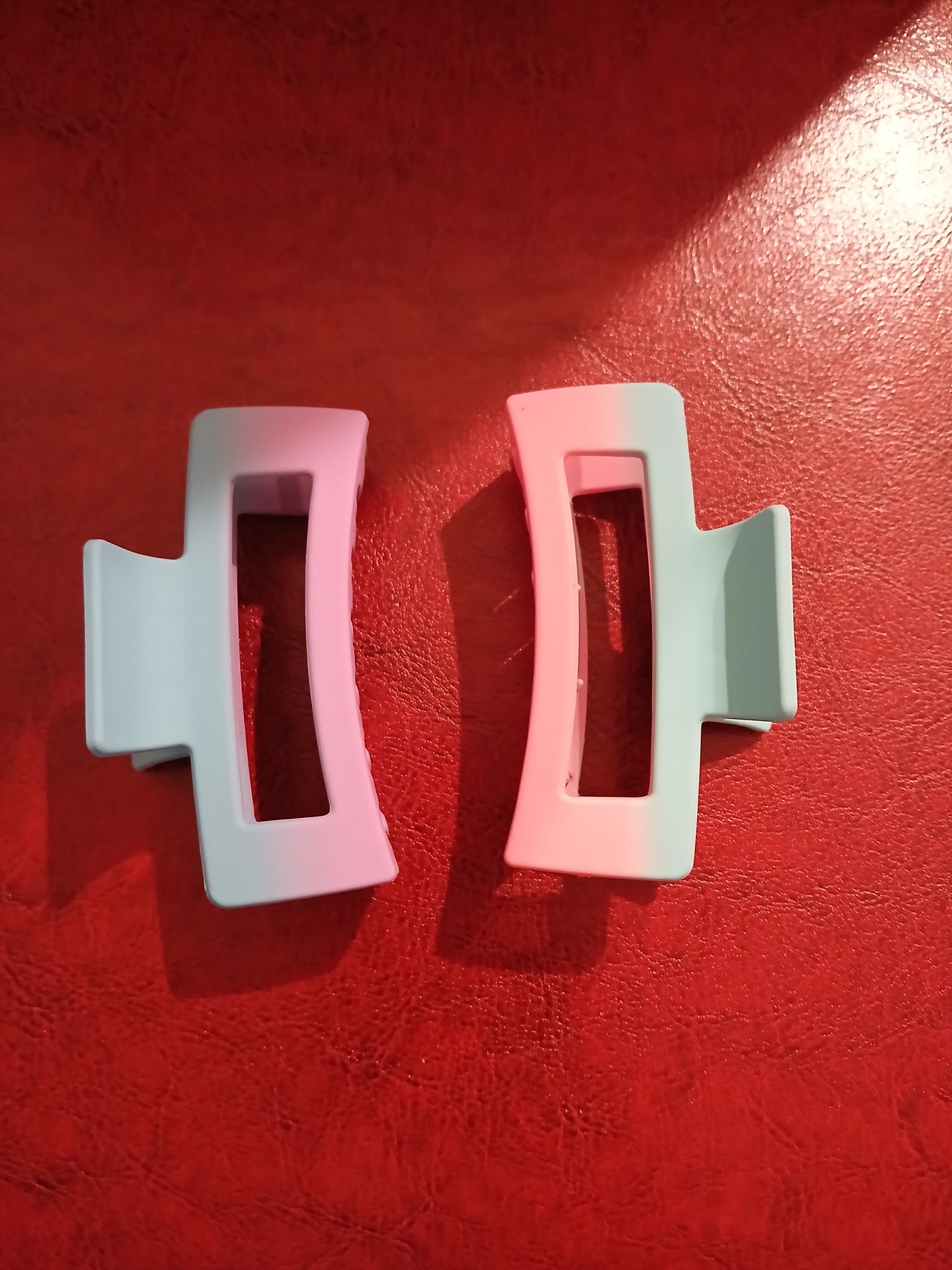 Aura Gradient Claw Clips