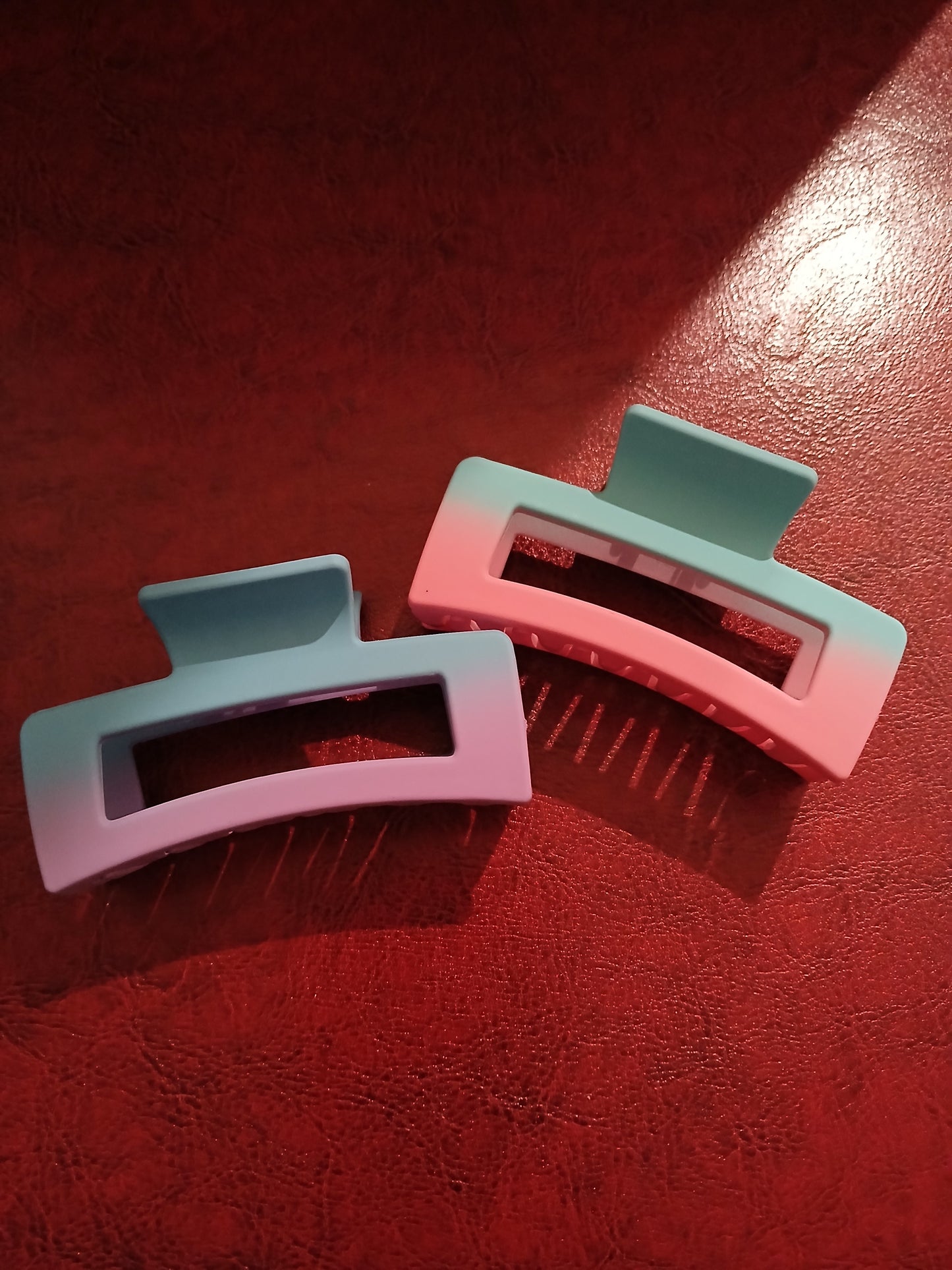 Aura Gradient Claw Clips