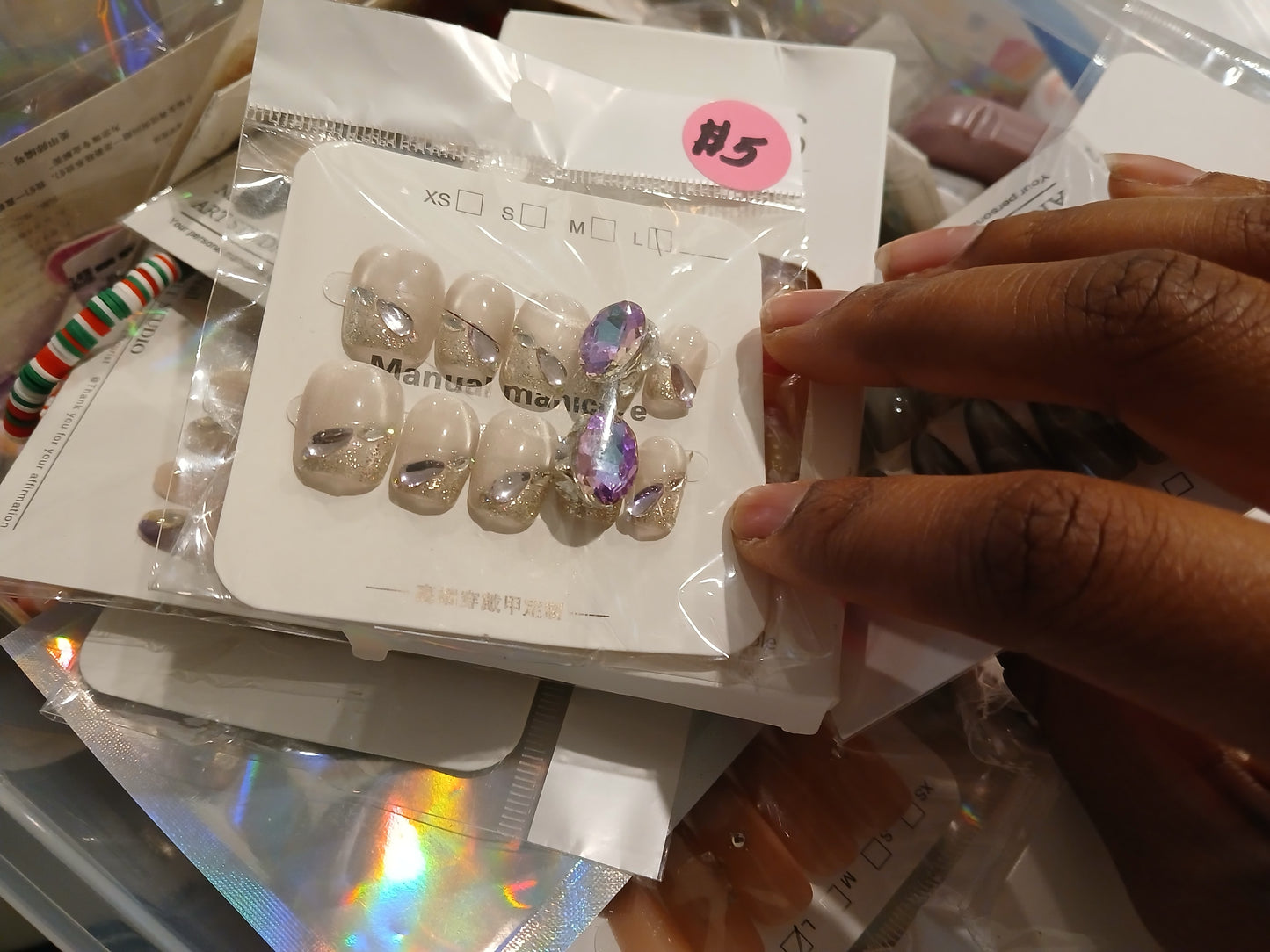 Deluxe NAILS