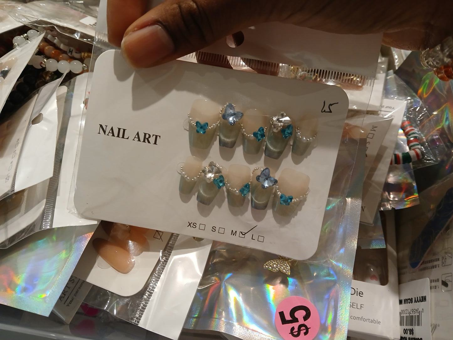 Deluxe NAILS