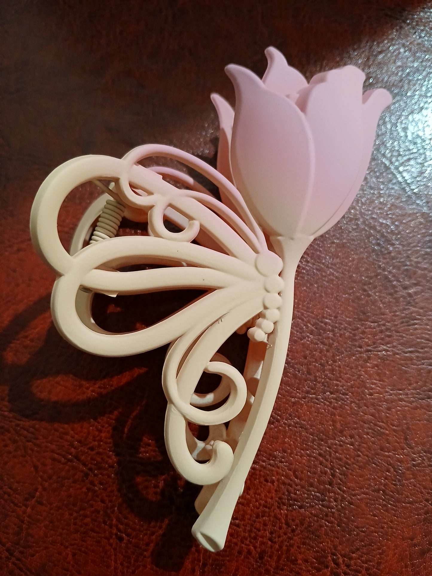 Floral-Stemmed Claw Clip